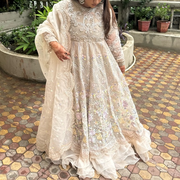 Pakistani gown with duppata for sale! Brand new worn once! - Picture 1 of 5